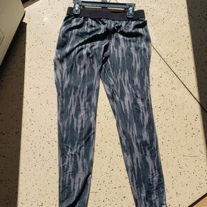 𝅺SOFFE dri low rise leggings women's size small black gray excellent condition